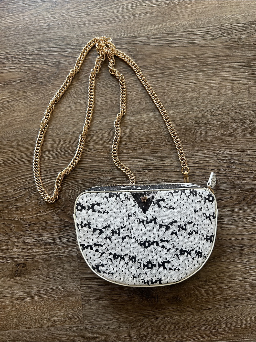 Kelly Wynne Crossbody/Belt bag leather with metal chain & matching leather belt